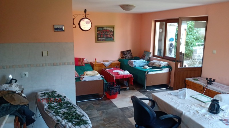 Na prodej  Dům oblast Pernik , Priboj , 278 m2 | 40117928 - obraz [3]