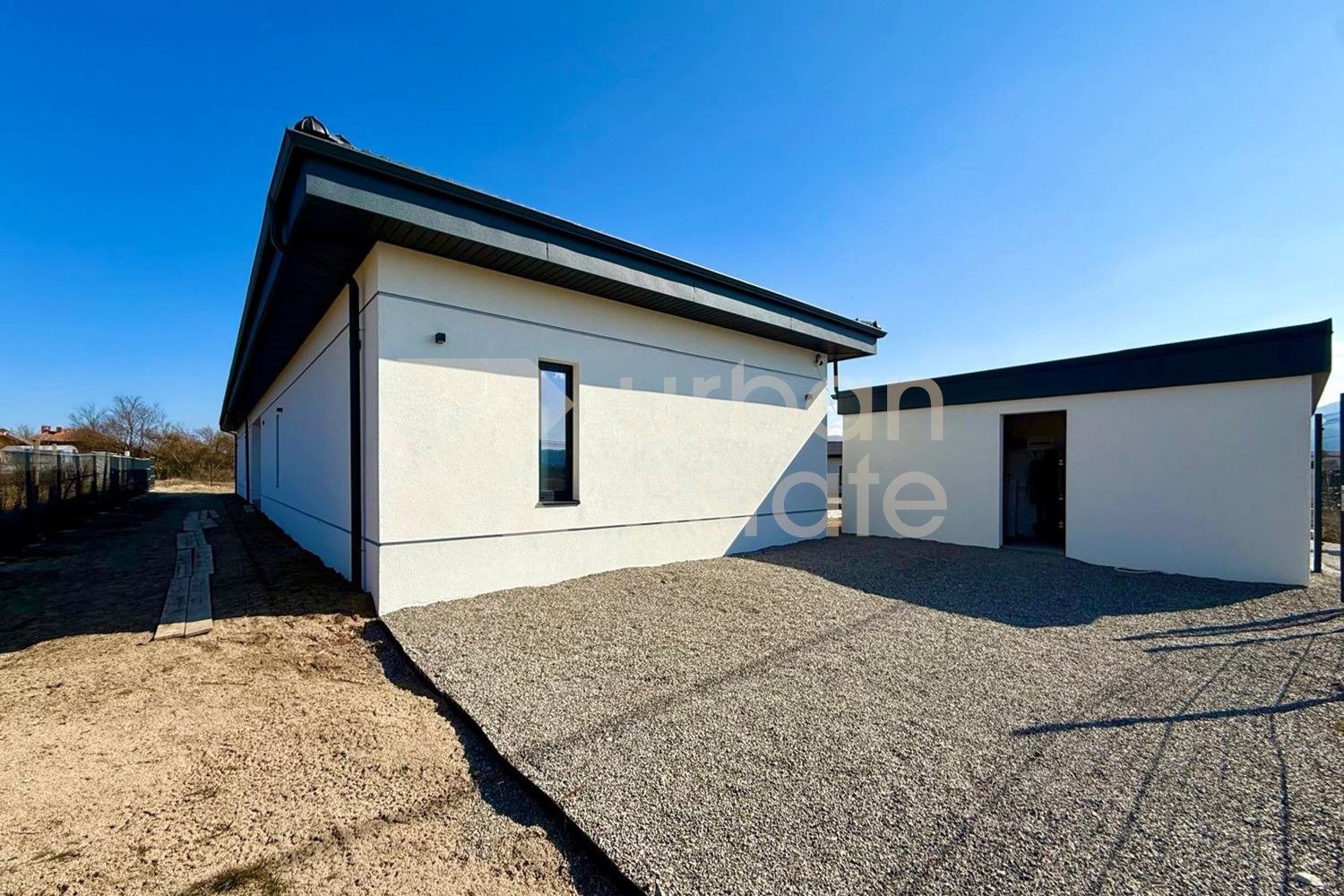 Продава КЪЩА, с. Белчин, област София област, снимка 2 - Къщи - 53754001