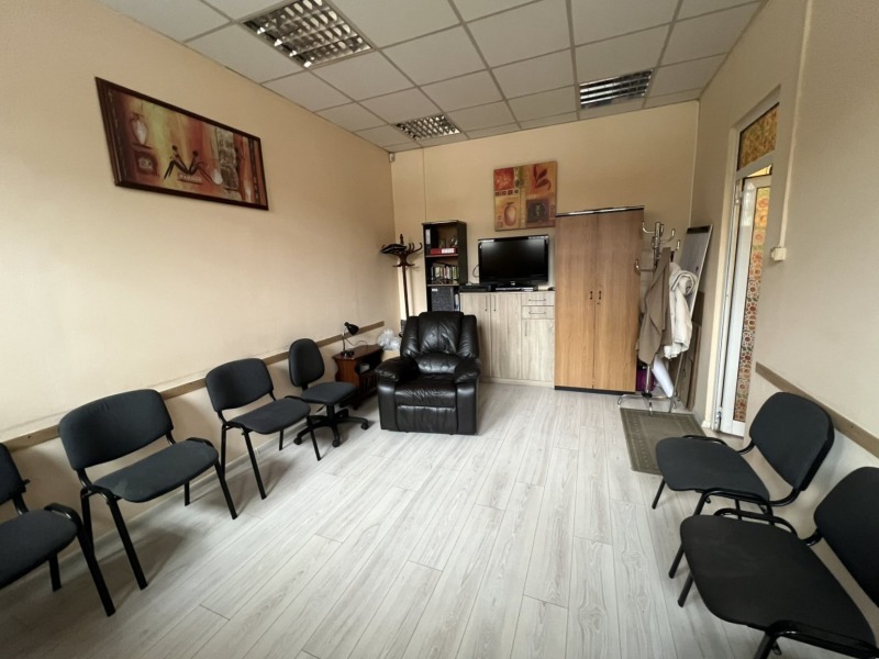 Продава ОФИС в град София, Илинден - 200 кв.м / 560 000 € » 1 095 264.80 лв., МАКС-М ИМОТИ