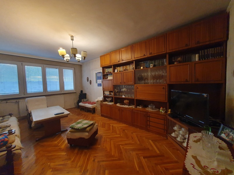 Продава 3-СТАЕН, град София, Красна поляна 1 • 170000 € / 332491.10 лв. • 27569122 1