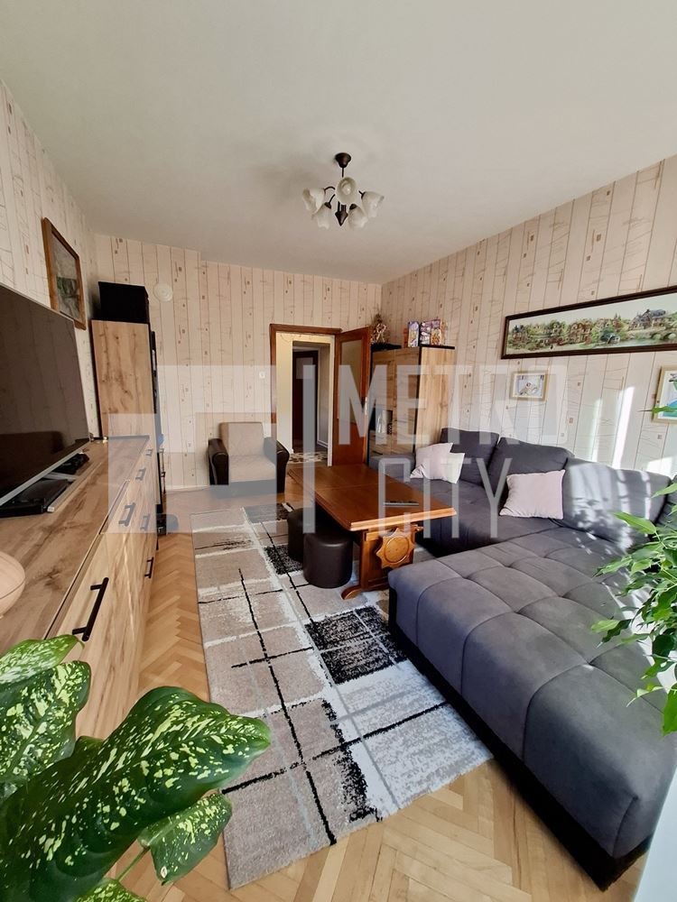 Eladó  2 hálószobás Sofia , Centar , 78 négyzetméter | 39806709