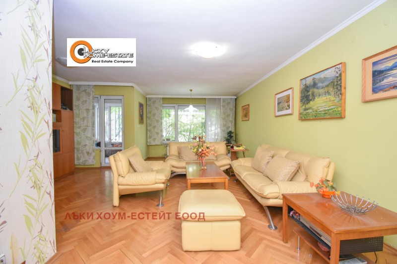 Na sprzedaż  2 sypialnie Sofia , Centar , 129 mkw | 84683740