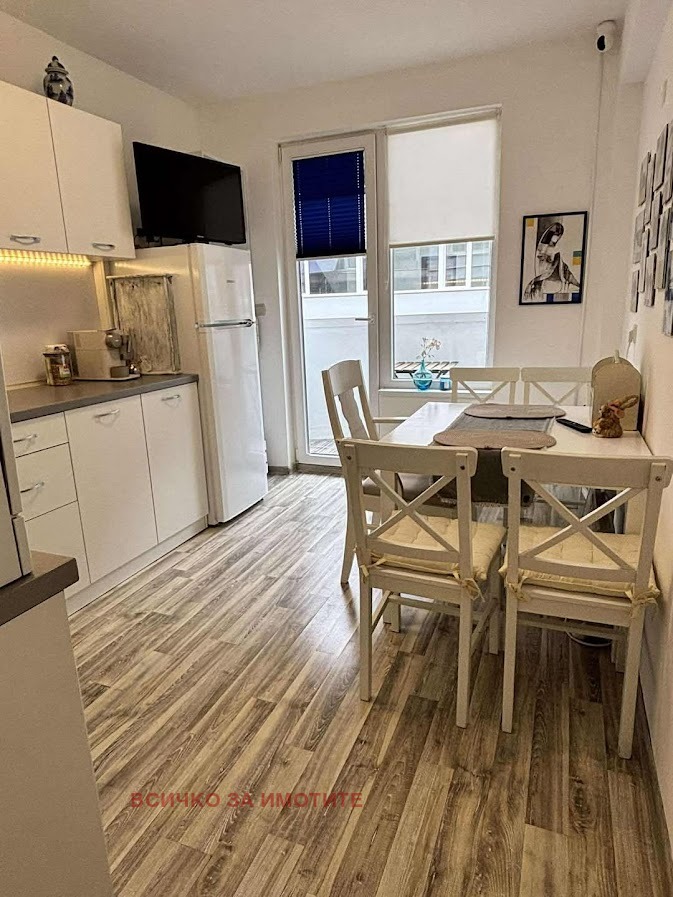 Te koop  Studio Ruse , Tsentar , 50 m² | 30756357 - afbeelding [3]