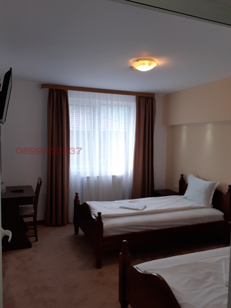 Продава ХОТЕЛ, гр. Априлци, област Ловеч, снимка 6 - Хотели - 52943553