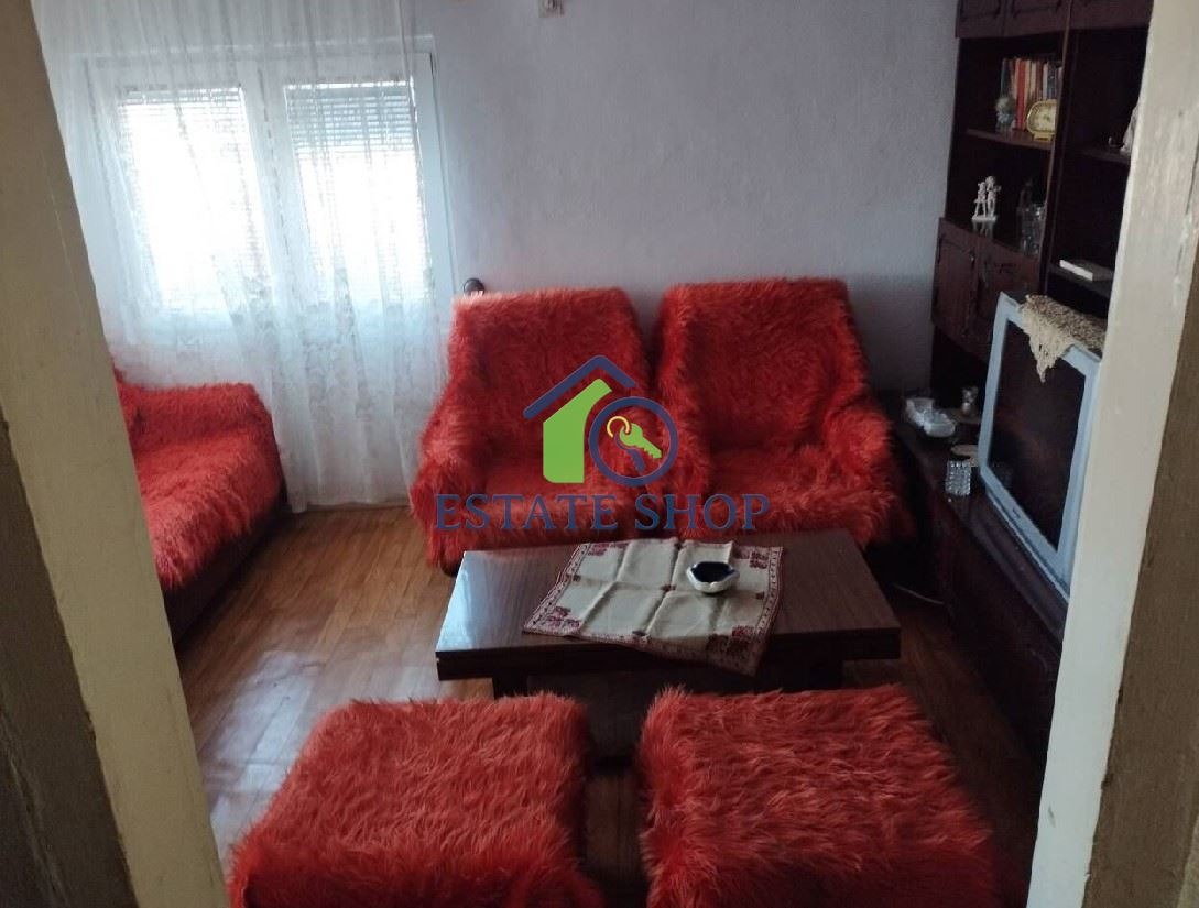 Продава КЪЩА, гр. Пловдив, Център, снимка 2 - Къщи - 46896504