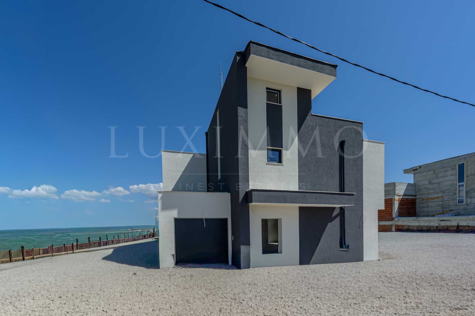 Продава КЪЩА, с. Гурмазово, област София област