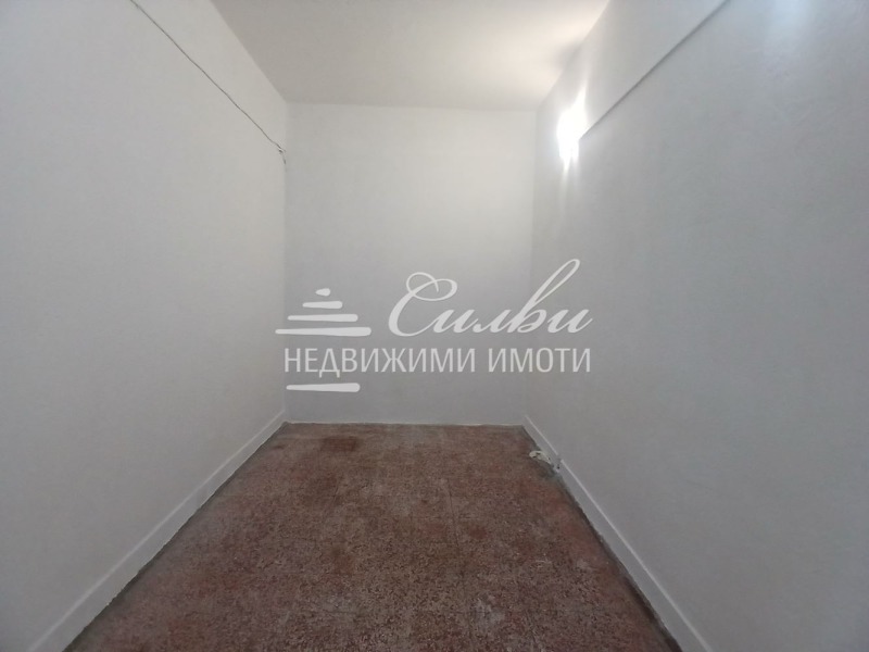 Продава СКЛАД в град Шумен, Тракия - 32 кв.м / 33 000 € » 64 542.39 лв., НЕДВИЖИМИ ИМОТИ СИЛВИ