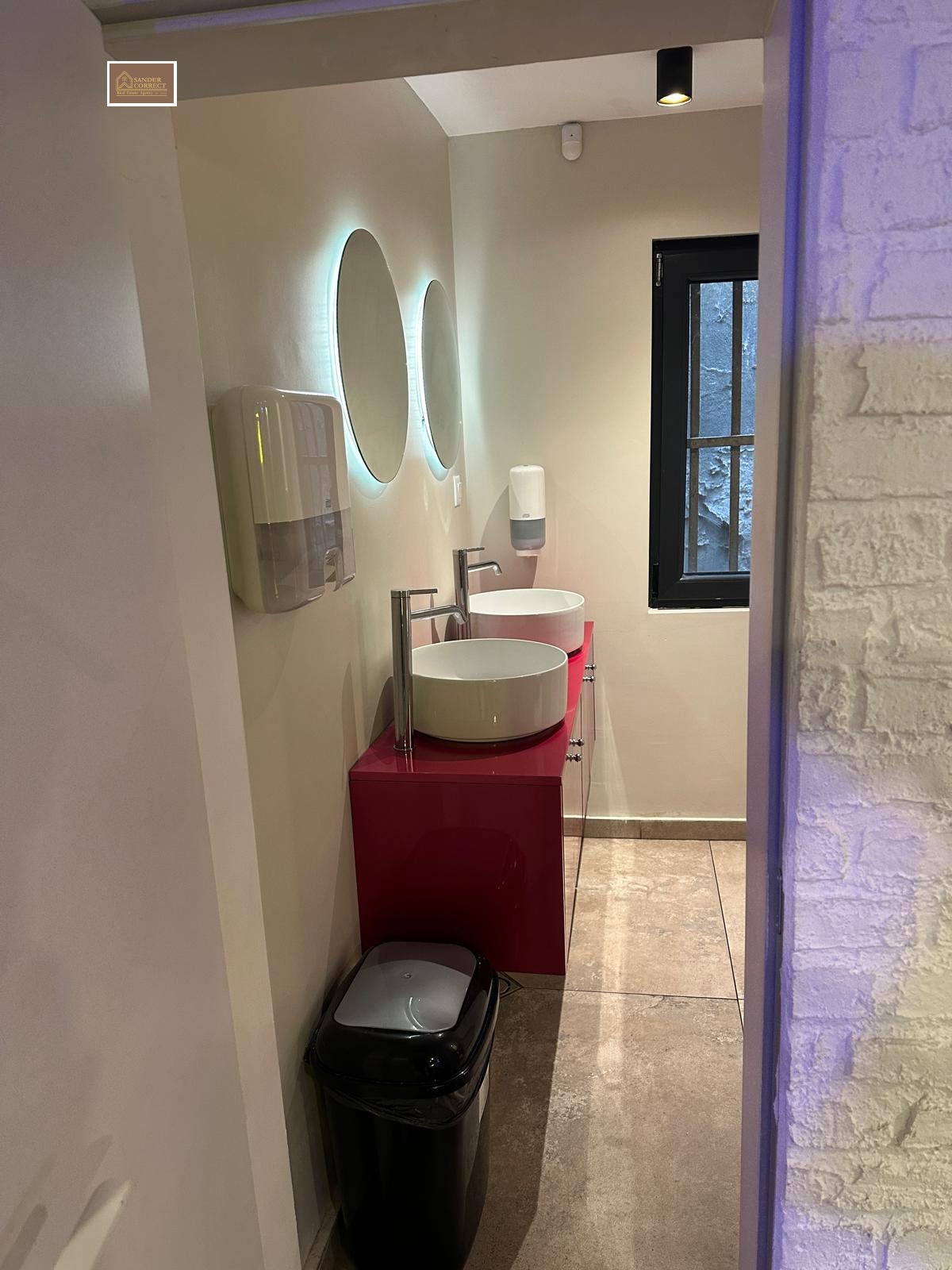 Продава ЗАВЕДЕНИЕ, гр. София, Център, снимка 6 - Заведения - 54201901