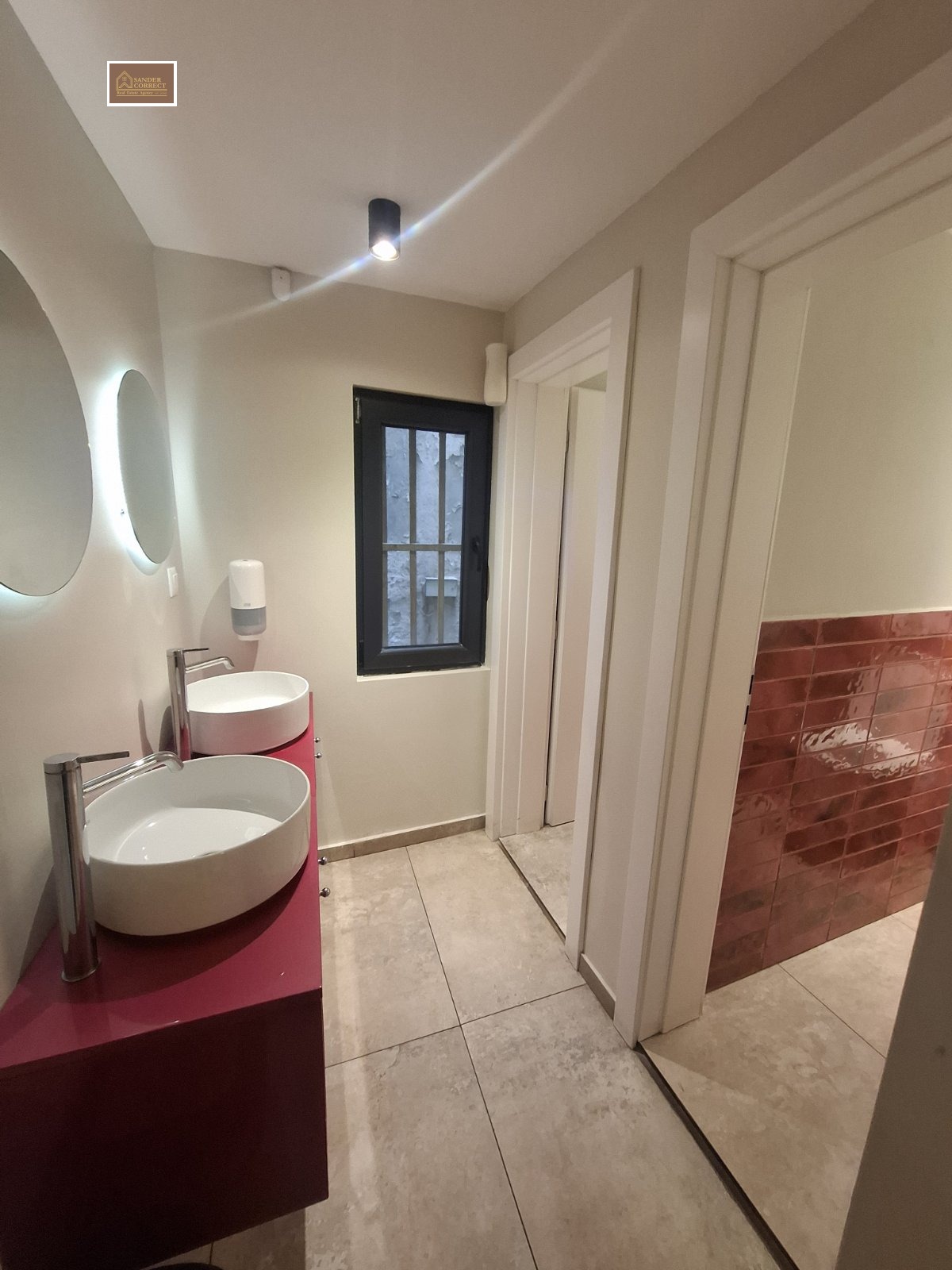 Продава ЗАВЕДЕНИЕ, гр. София, Център, снимка 9 - Заведения - 54201901