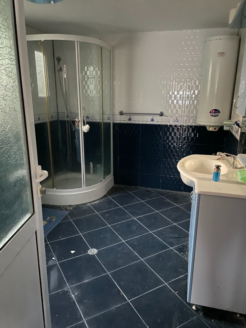 Продава КЪЩА, гр. Бургас, с. Изворище, снимка 8 - Къщи - 52782171