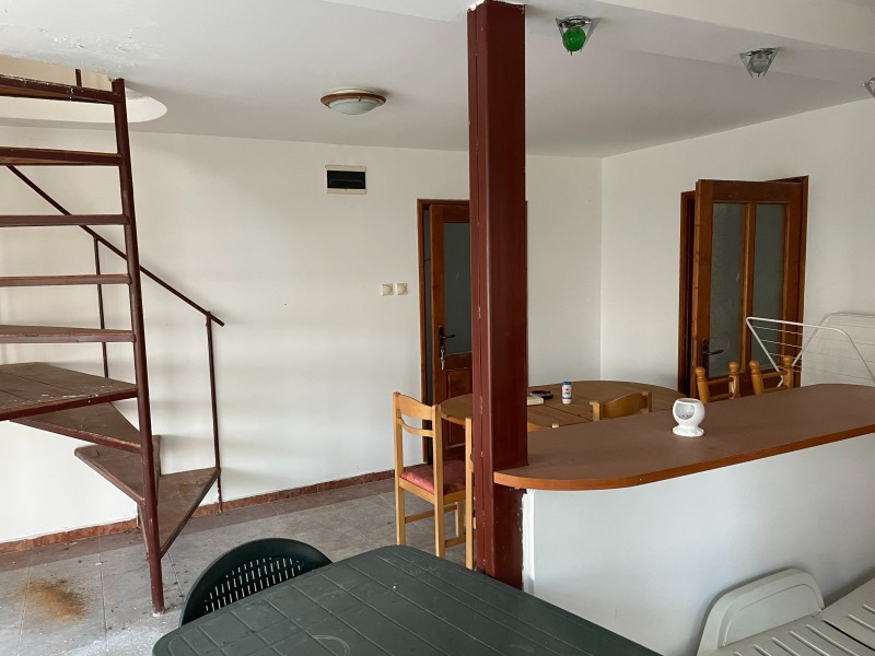 Продава КЪЩА, гр. Бургас, с. Изворище, снимка 2 - Къщи - 52782171