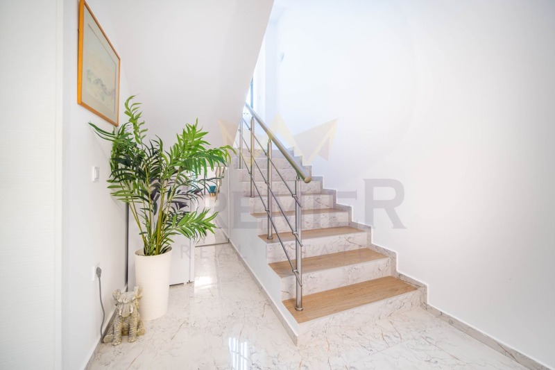 Продава КЪЩА, с. Близнаци, област Варна, снимка 11 - Къщи - 53031648