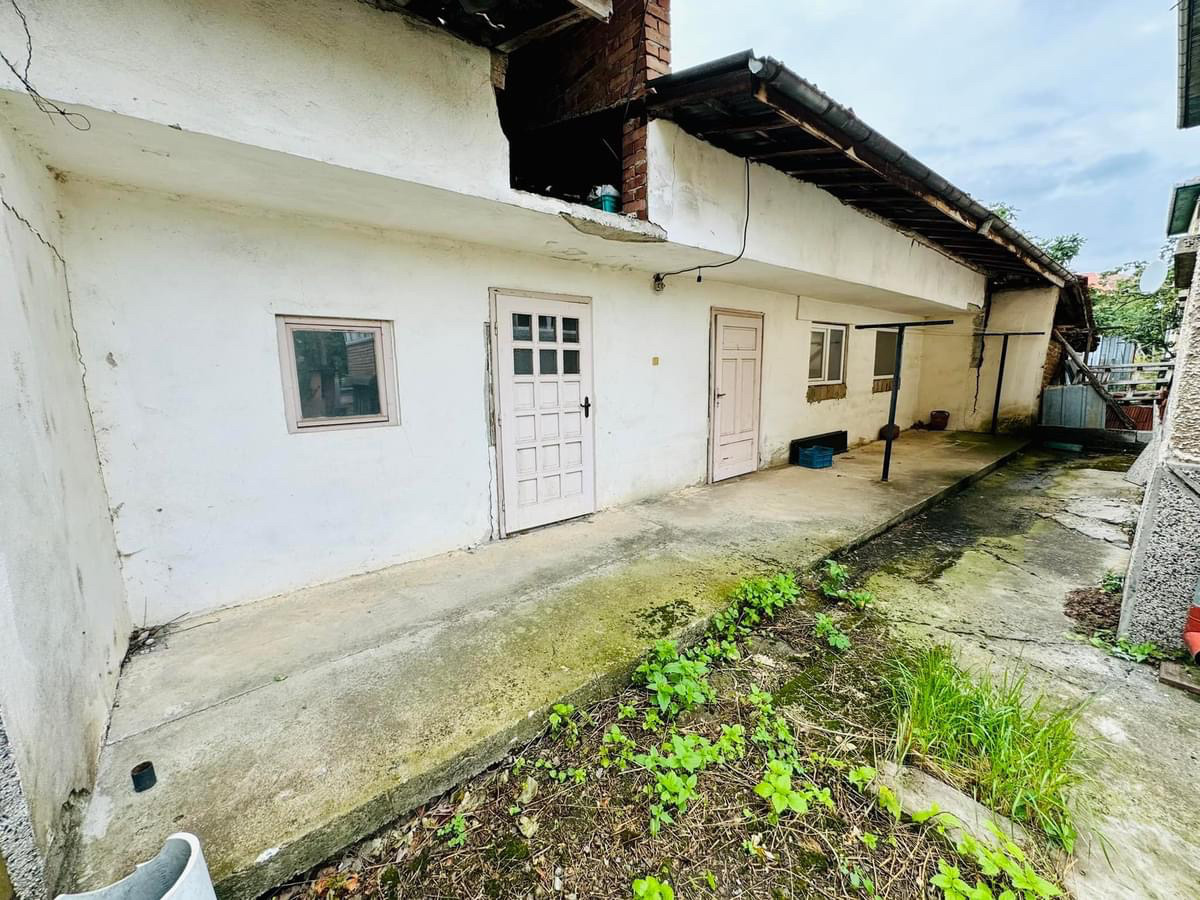 Продава КЪЩА, гр. Берковица, област Монтана, снимка 2 - Къщи - 54431484