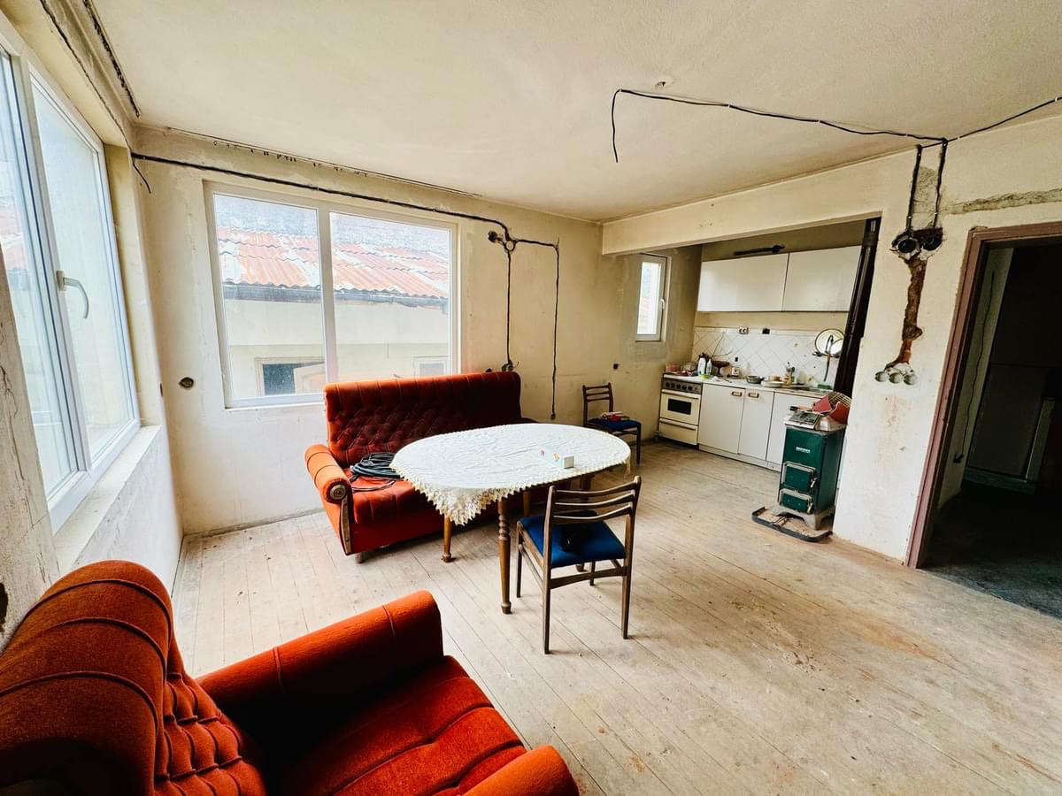 Продава КЪЩА, гр. Берковица, област Монтана