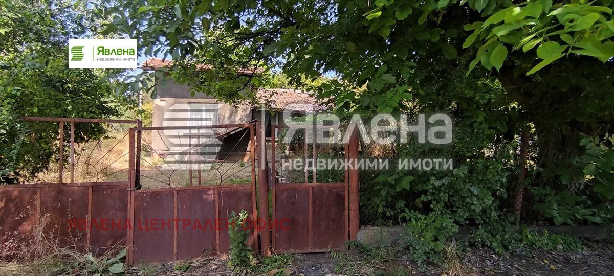 Продава КЪЩА, с. Червена могила, област Перник