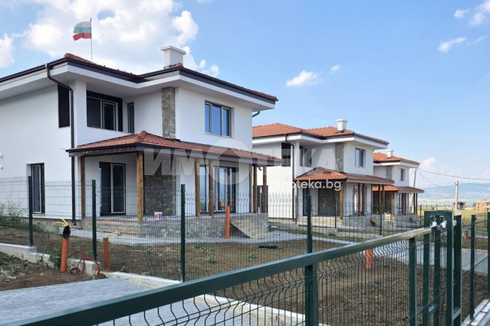Продава КЪЩА, с. Гурмазово, област София област, снимка 5 - Къщи - 55985126
