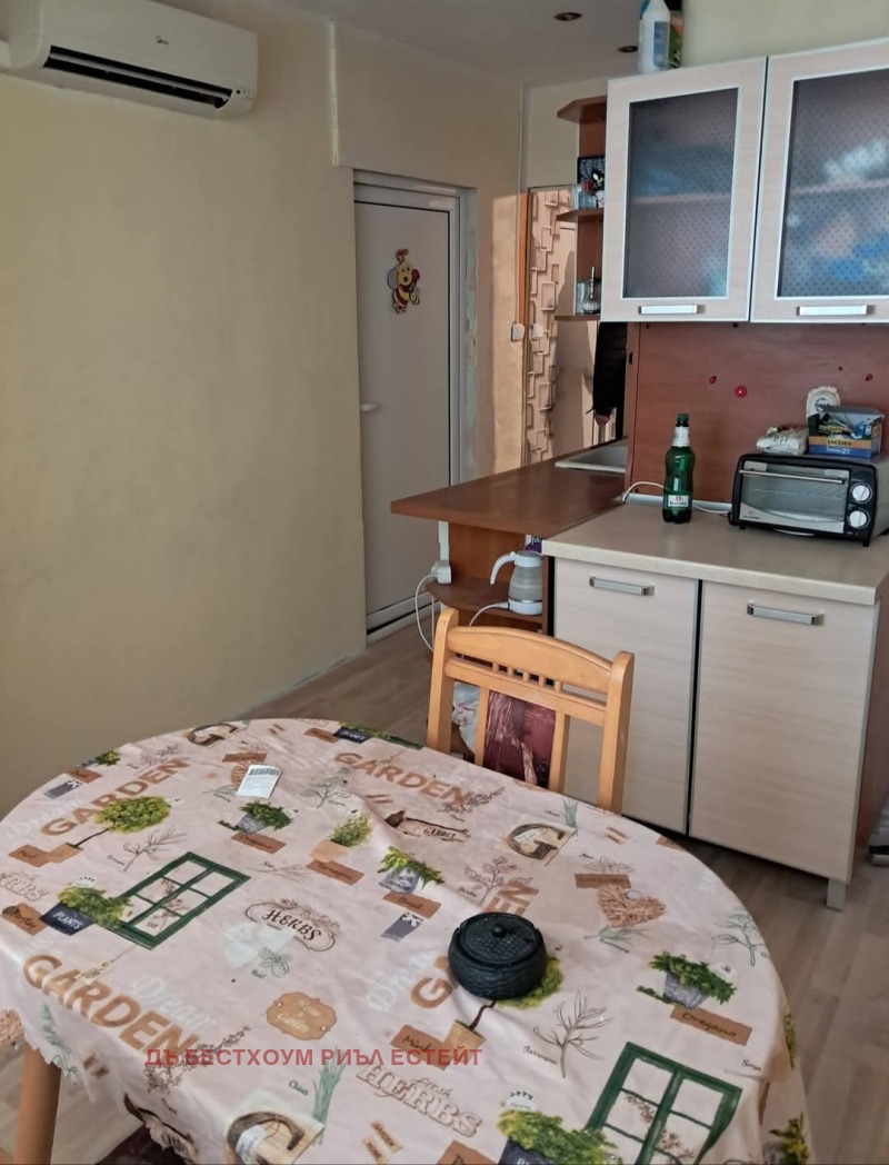 Продава 3-СТАЕН, гр. Варна, Владислав Варненчик 1