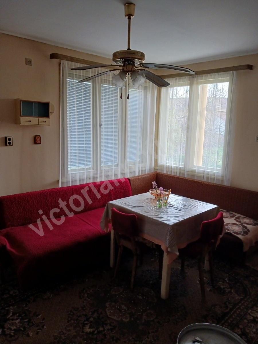 Продава КЪЩА, гр. Павликени, област Велико Търново, снимка 13 - Къщи - 55204272