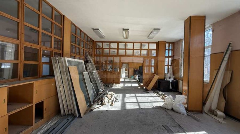 Продава ОФИС в област Велико Търново, гр. Горна Оряховица - 315 кв.м / 205 000 € » 400 945.15 лв., СУПРИММО ОФИСИ В СТРАНАТА