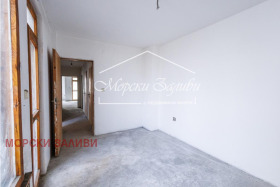 Продава 3-стаен град Бургас Център - [1] 