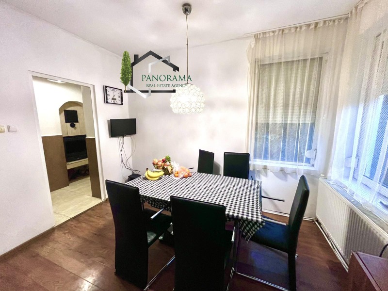 Продава  Етаж от къща град Шумен , Център , 118 кв.м | 56933625