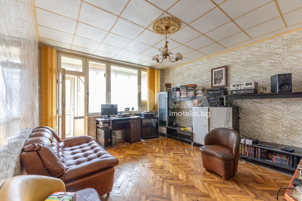 Продава 3-СТАЕН, гр. Варна, Зимно кино Тракия