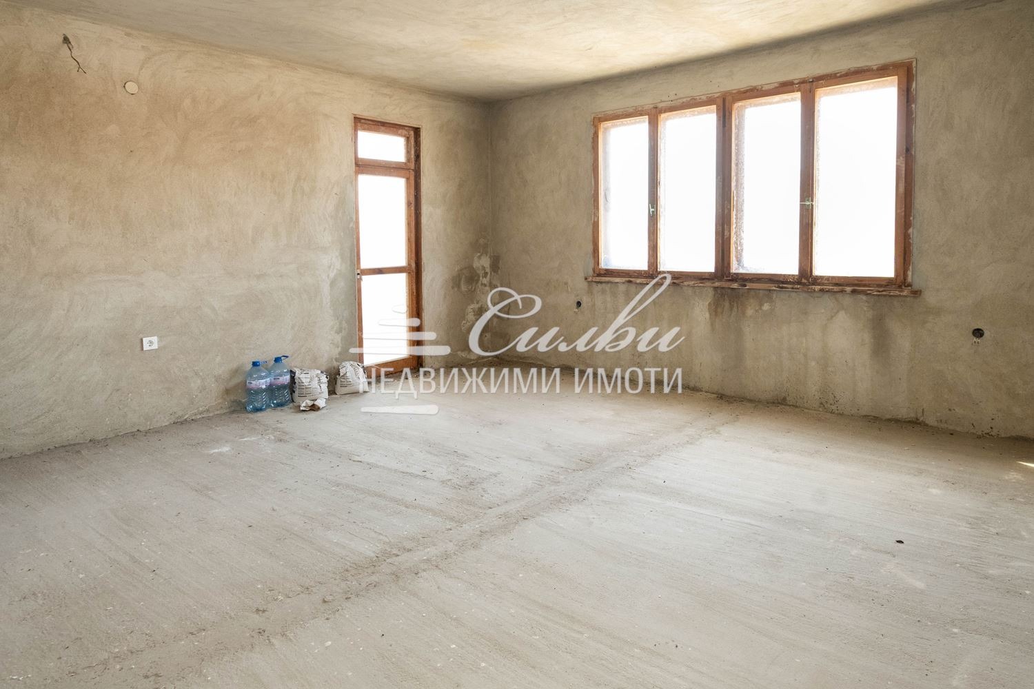 Продава МНОГОСТАЕН, гр. Търговище, Център, снимка 2 - Апартаменти - 52602664