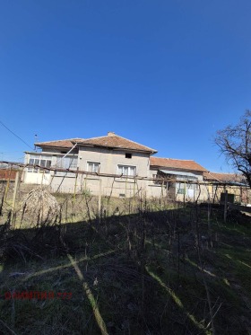 Casa Novaciene, regiunea Pleven