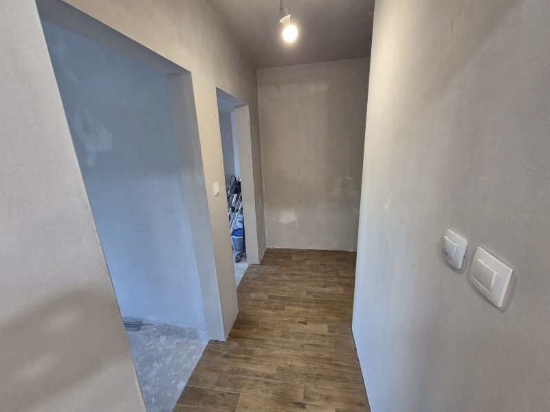 Til salg  1 soveværelse Plovdiv , Sadijski , 80 kvm | 64096789 - billede [8]