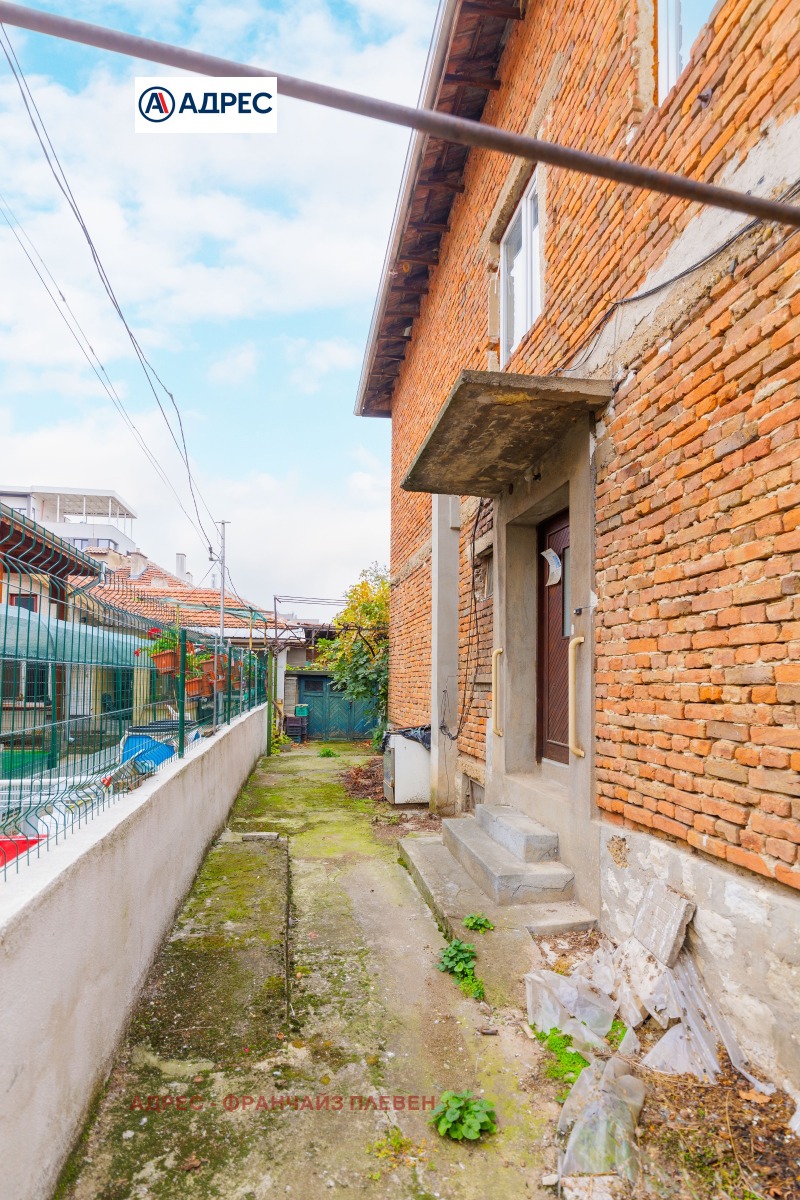 Продава ЕТАЖ ОТ КЪЩА, гр. Плевен, 9-ти квартал, снимка 14 - Етаж от къща - 53230084