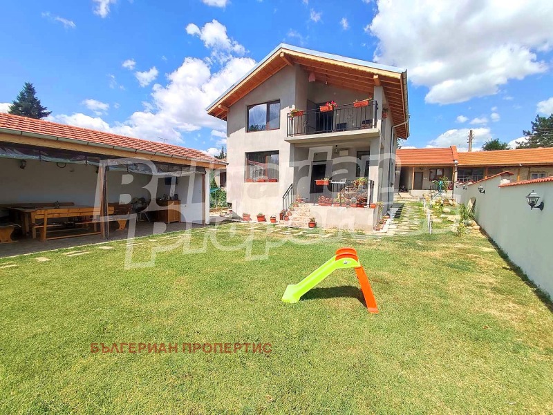 Продава КЪЩА в област Шумен, с. Ловец - 208 кв.м / 255 000 € » 498 736.65 лв., БЪЛГЕРИАН ПРОПЕРТИС