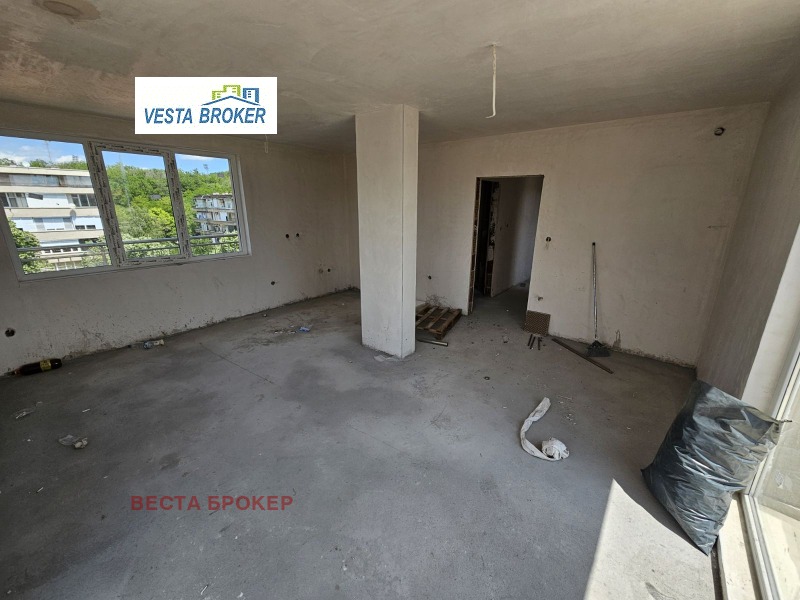 Продава  Многостаен град Кърджали , Студен кладенец , 170 кв.м | 27876681