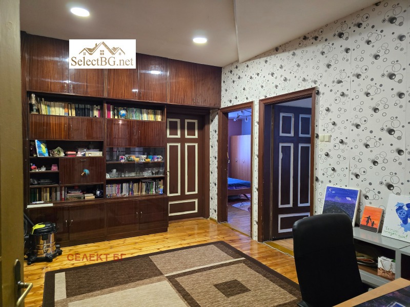 Продава  Етаж от къща град Велико Търново , Център , 159 кв.м | 37542595 - изображение [10]