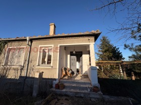 Продава  Къща, с. Медово