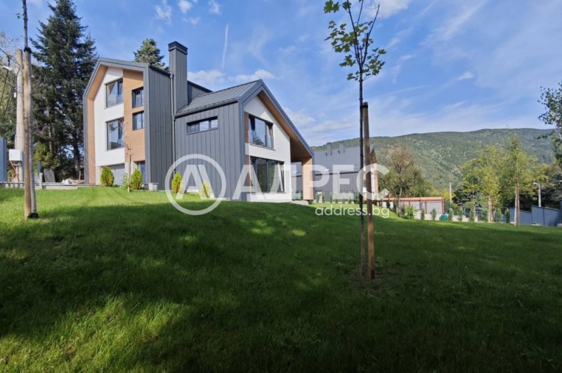 Продава КЪЩА, град София, с. Панчарево • 1200000 € • 21226224 — Holmes.bg