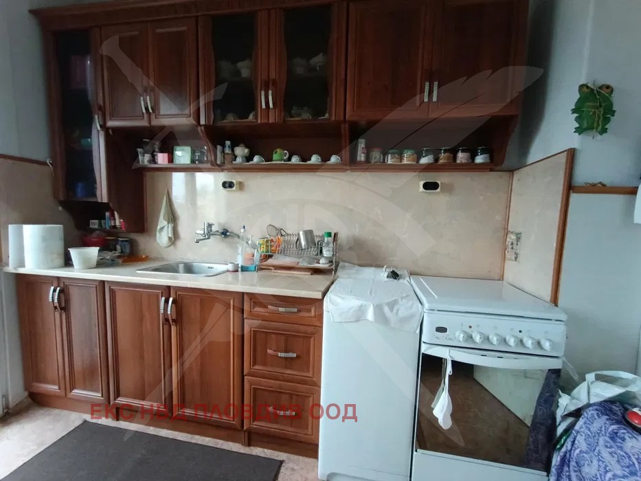 Продава 3-СТАЕН, гр. Пловдив, Южен, снимка 5 - Апартаменти - 54123212