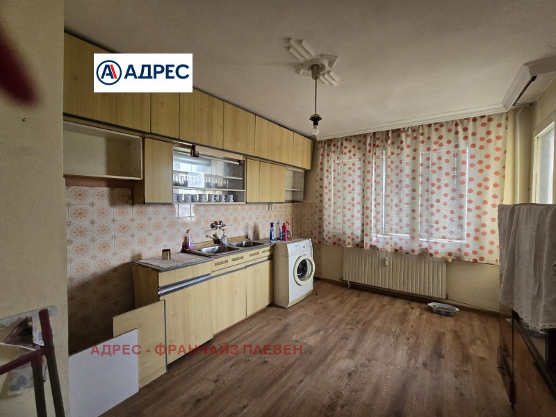 Продава  3-стаен град Плевен , Широк център , 101 кв.м | 34219722 - изображение [2]