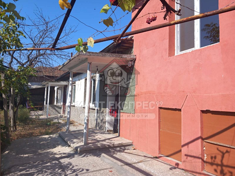 Продава  Къща област Пловдив , с. Караджалово , 360 кв.м | 28694464
