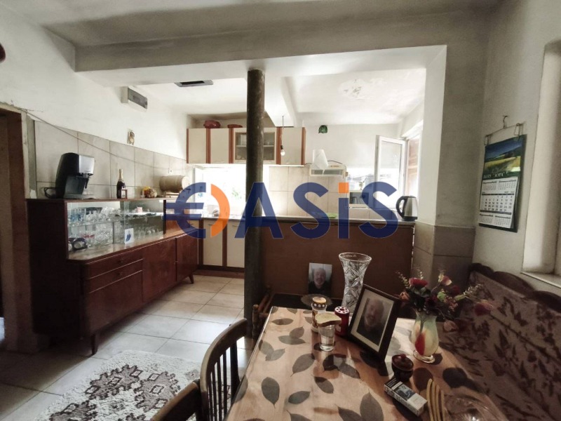 Продава КЪЩА, гр. Карнобат, област Бургас, снимка 3 - Къщи - 52818310