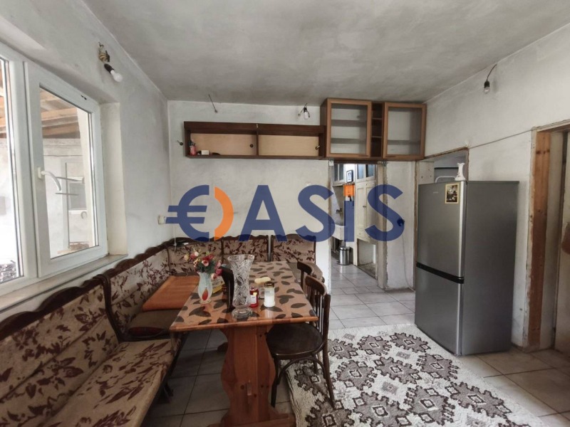 Продава КЪЩА, гр. Карнобат, област Бургас, снимка 4 - Къщи - 52818310