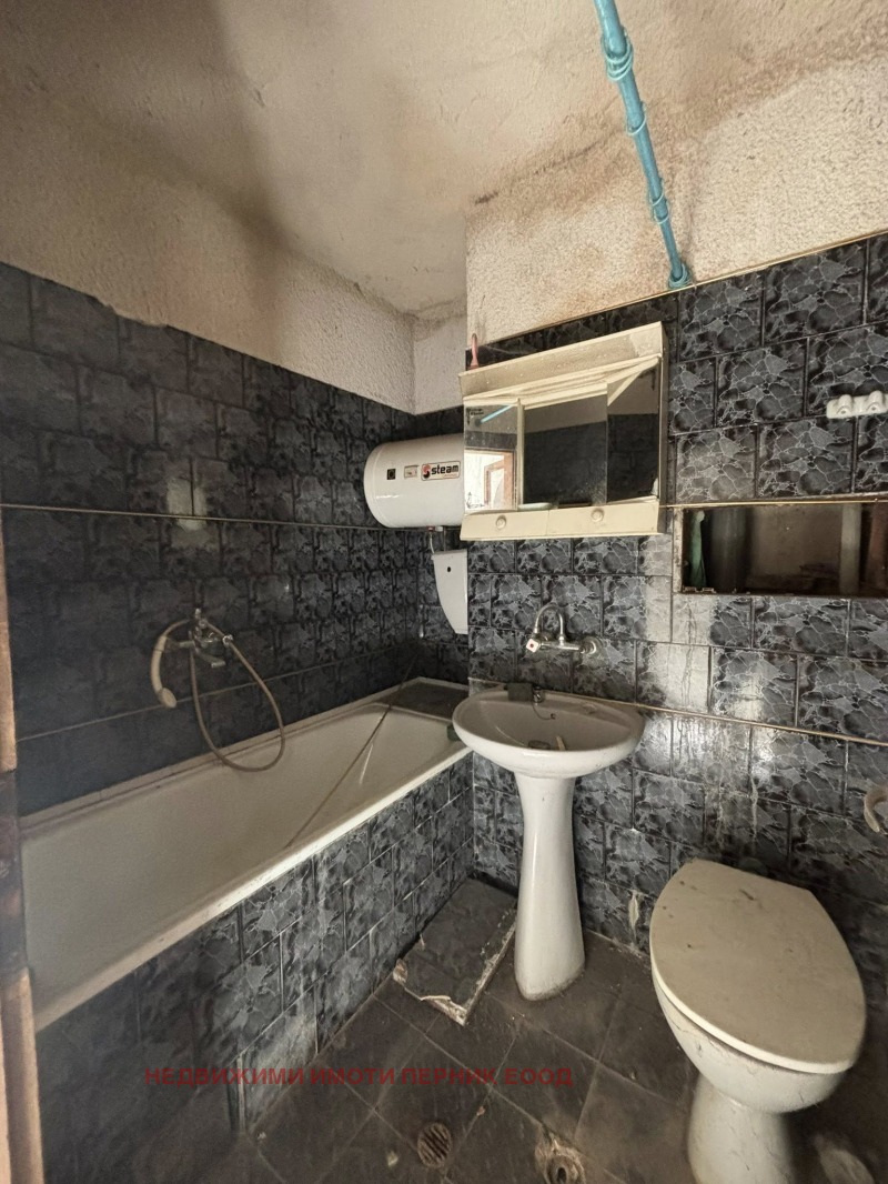 Продава 1-СТАЕН, гр. Перник, Изток, снимка 3 - Апартаменти - 52480362