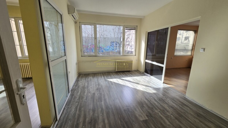 Продава  3-стаен град София , Медицинска академия , 95 кв.м | 93699325 - изображение [2]