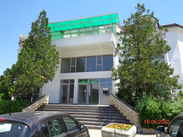 Продава  Офис област Пазарджик , гр. Ракитово , 318 кв.м | 13152091