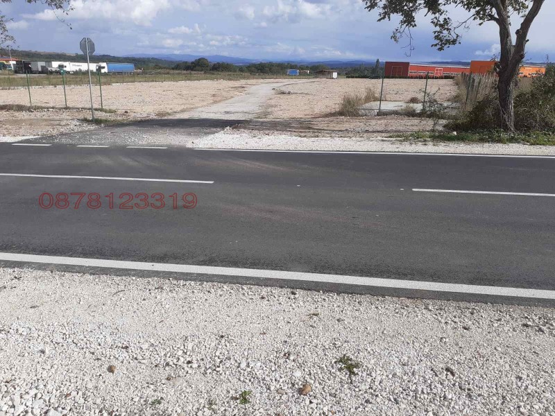Продава  Парцел град Враца , Промишлена зона - Изток , 8499 кв.м | 14938802 - изображение [6]