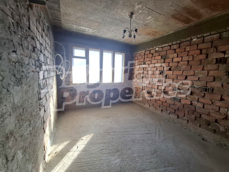 Продава ЕТАЖ ОТ КЪЩА, гр. Велико Търново, Акация, снимка 3 - Етаж от къща - 53234147