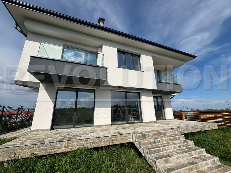 Продава  Къща, област София, с. Хераково •  340 000 EUR • ID 88459602 — holmes.bg - [1] 