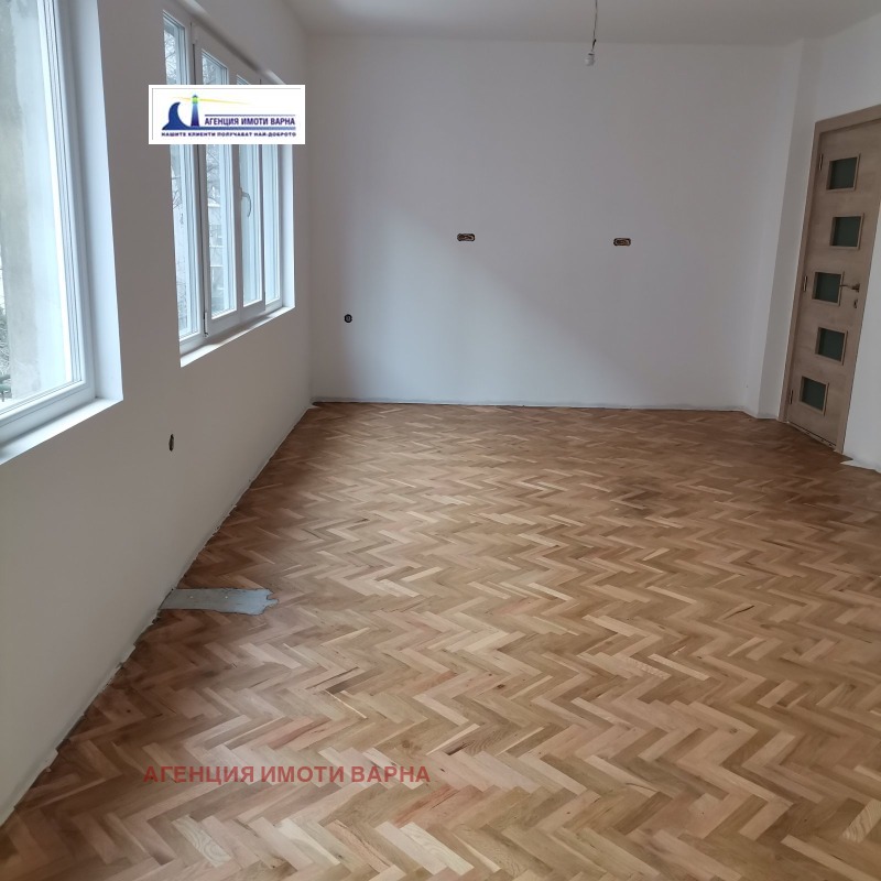 Продава 3-СТАЕН, гр. Варна, Зимно кино Тракия, снимка 4 - Aпартаменти - 48292610