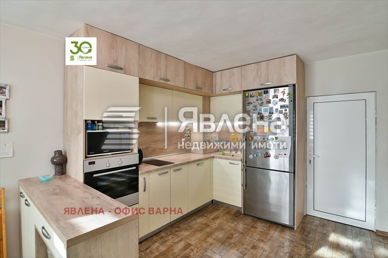 Продава МНОГОСТАЕН, гр. Варна, Център, снимка 2 - Aпартаменти - 48398430