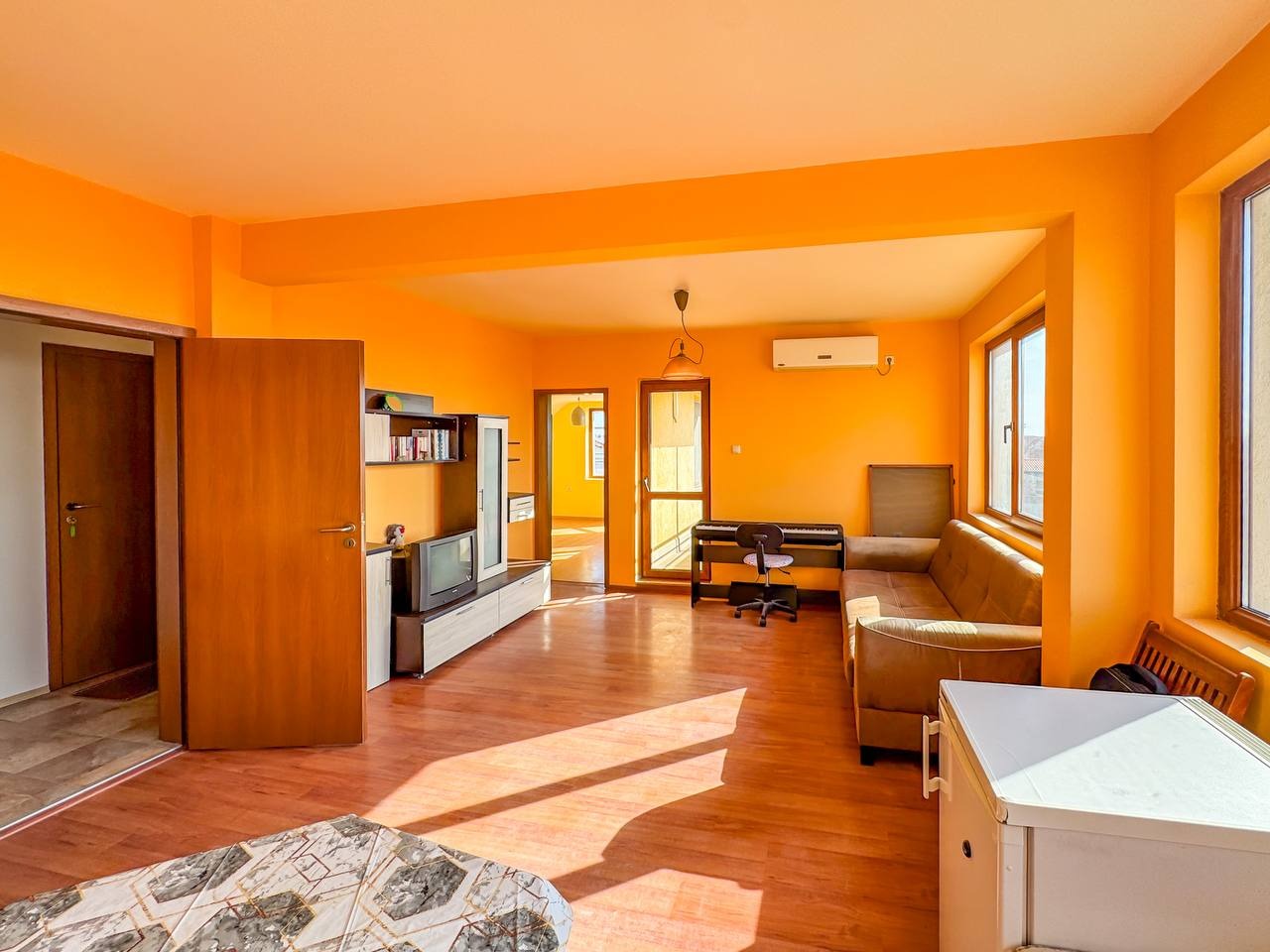 Продава 3-СТАЕН, гр. Бургас, Сарафово, снимка 3 - Апартаменти - 54265169