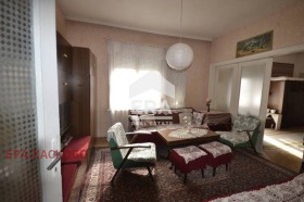 Продажба на тристайни апартаменти в област Хасково - изображение 1 